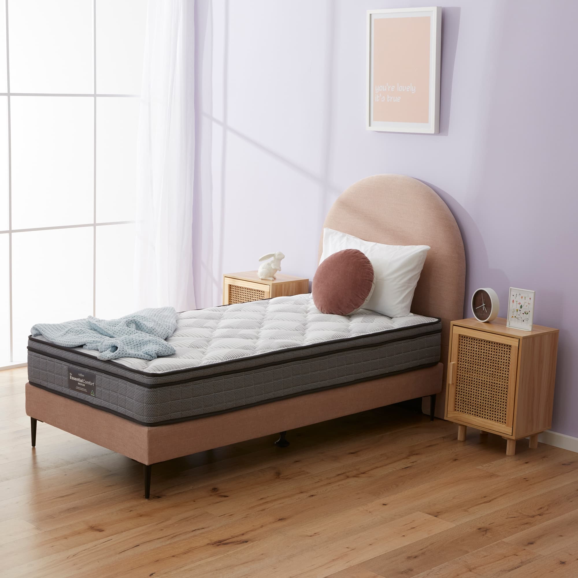Lifestyle image of the  Vogue Qb Base, Floating from Forty Winks