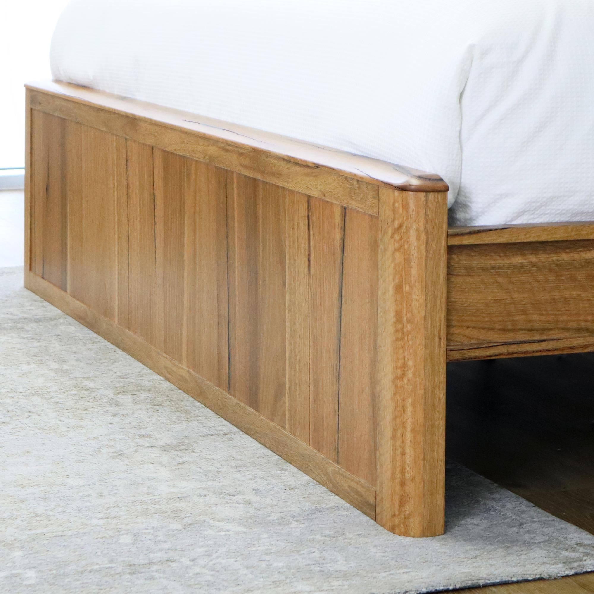 Detail image of the  Dunsborough Qb Bed from Forty Winks