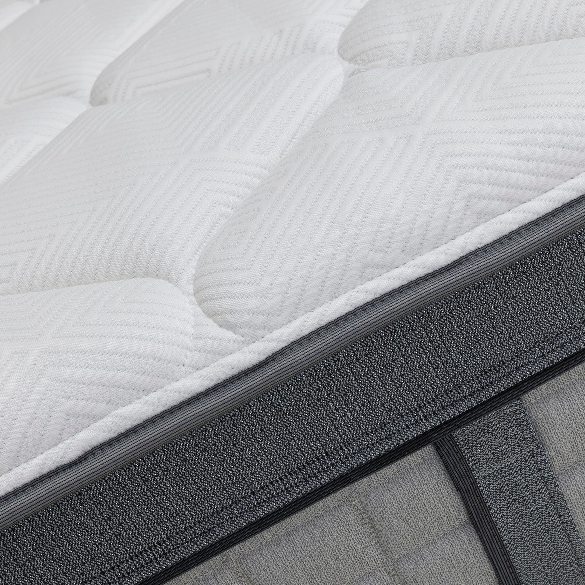 Lifestyle image of the  Exquisite Aspen  Suite Flex  Qb Mattress from Forty Winks