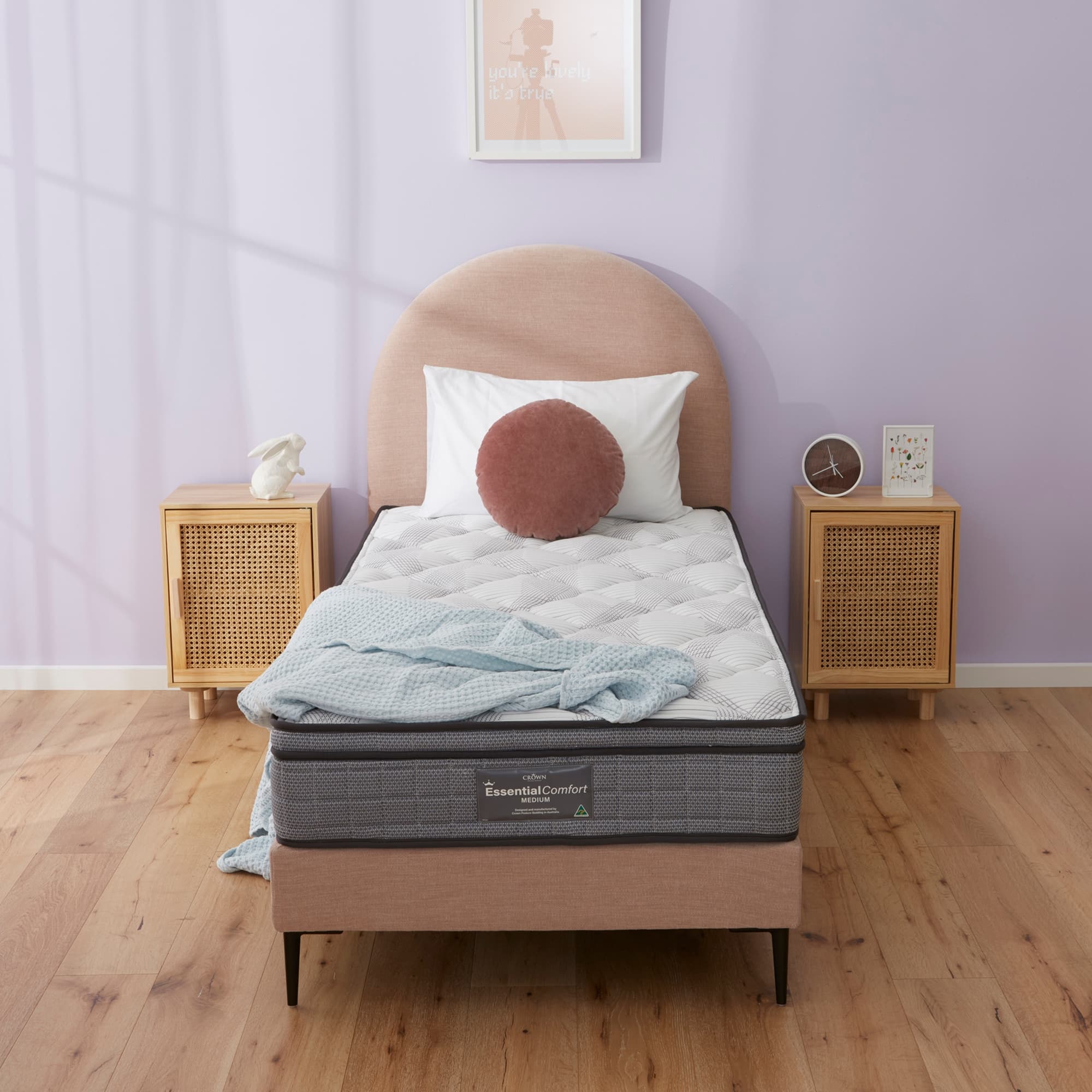 Lifestyle image of the  Vogue Qb Base, Floating from Forty Winks