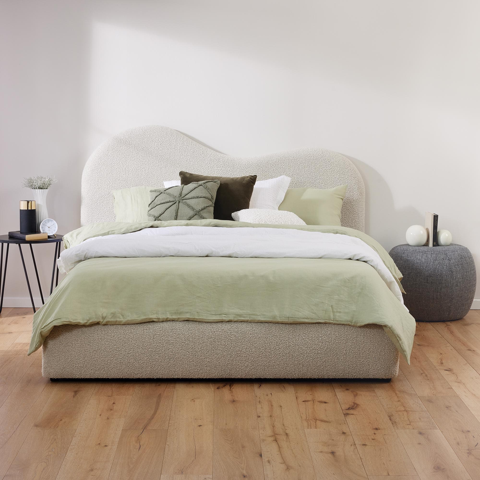 3D image of the Sorrento Bed Set 5Pce Qb from Forty Winks