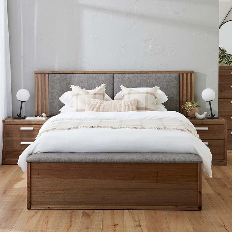 3D image of the Bentley Qb Bed W/Blanket Box & East-West Drawer Base (Ghost Gum, Blaze Pepper) from Forty Winks
